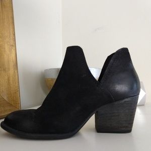Steven Madden Adelphie black booties